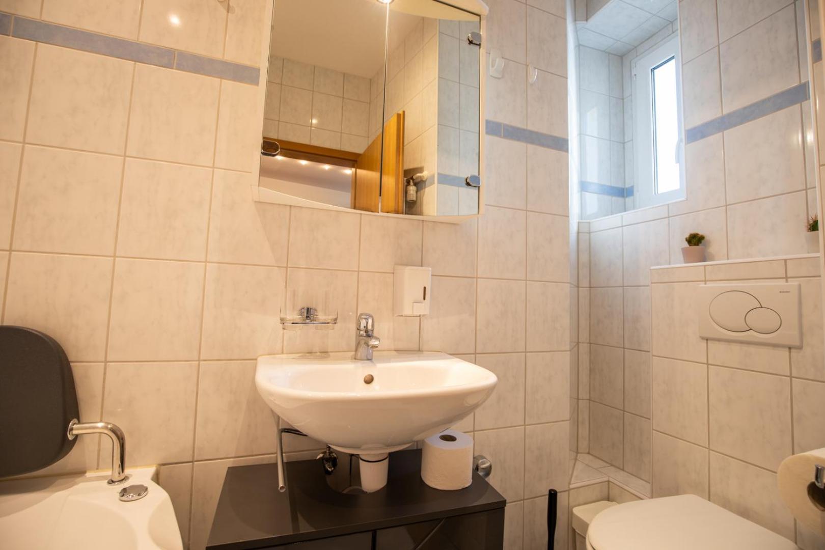 Special Roger F Rabbit 1 Apartment, Roche Towers, 10-star * Basileia